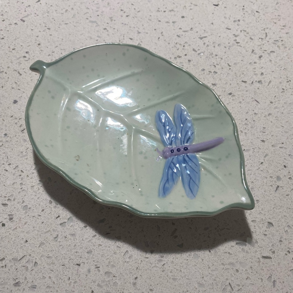 Favorite Things Dragonfly Trinket‎ Dish Pristine Condition